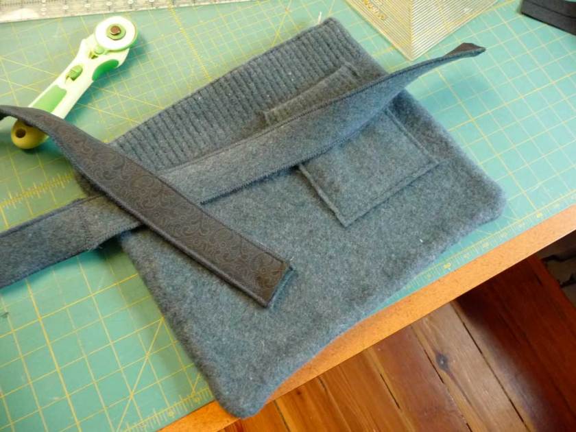 sweater-bag-making-strap